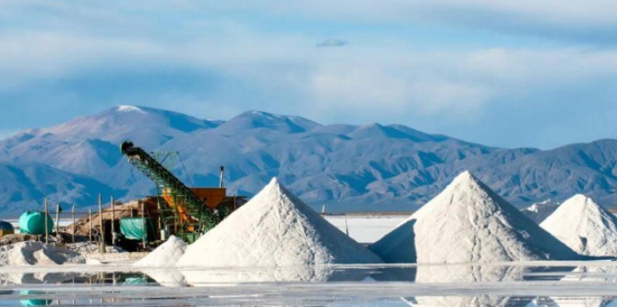 El sector del litio en China se divide: los gigantes se recuperan, otros siguen con pérdidas